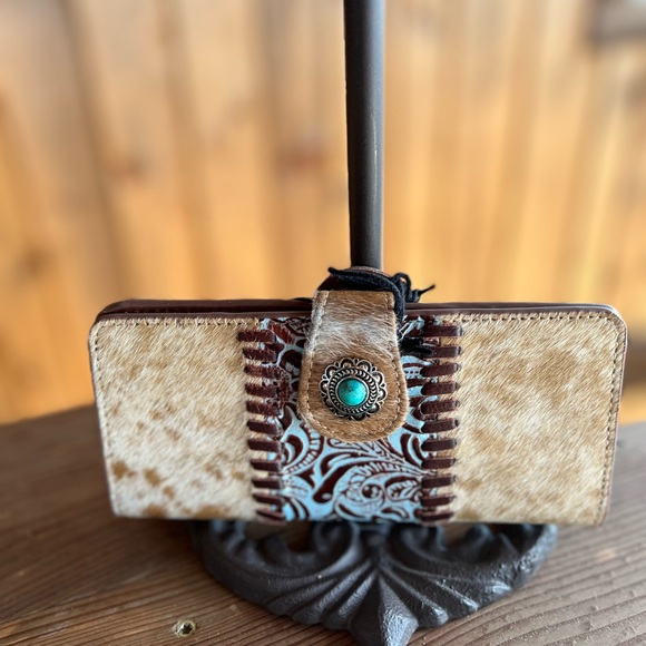 🌻Myra Bag Cowhide Leather Embossed Concho Boho Wallet Check Card New Turquoise - Picture 2 of 6